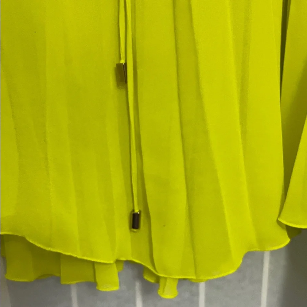 Zara Bright Pleated Blouse lime/yellow color - Picture 5 of 8